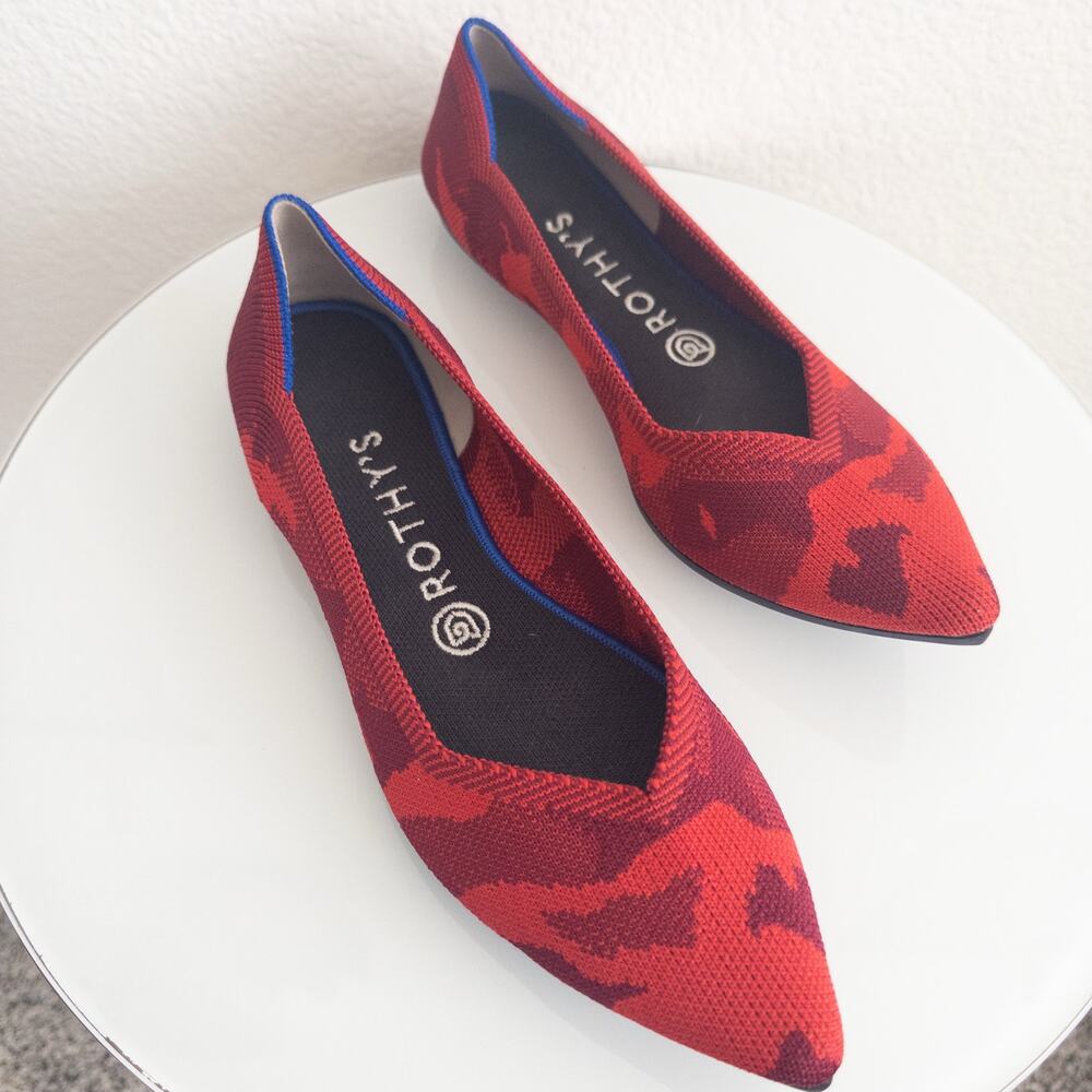 Rothy's Red Camo Knit Pointed Toe Slip-On Flats Size 8